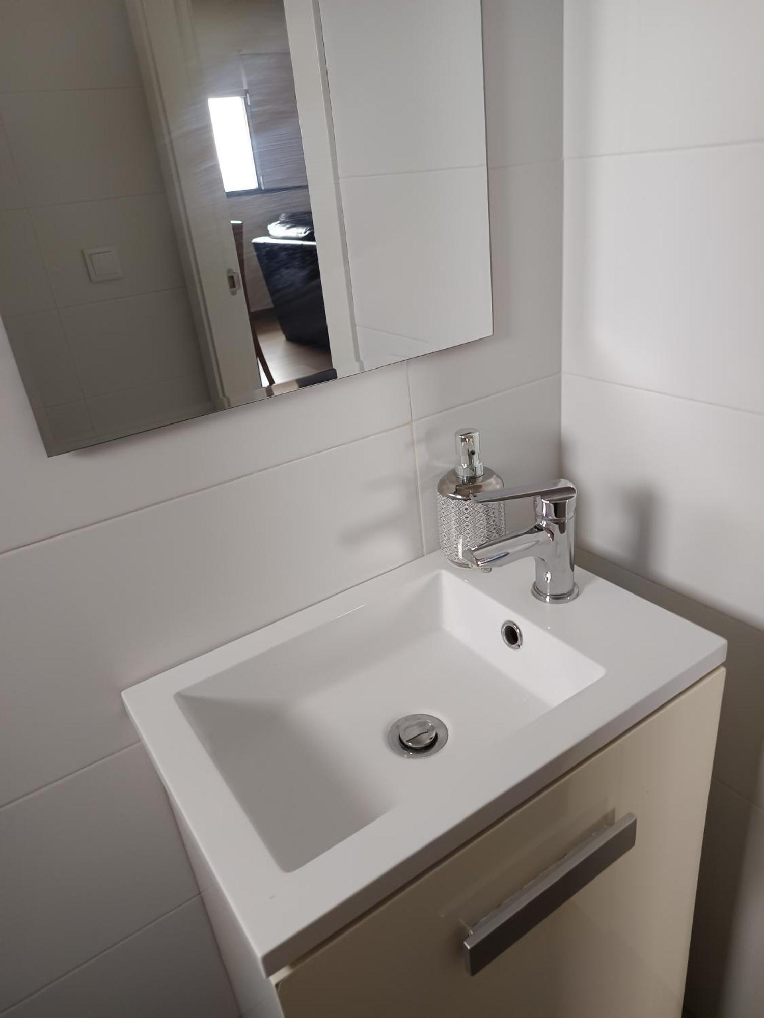 Loft para 2 personas con cocina americana con gran luminosidad, TV 42, cama de matrimonio con colchón de buena calidad, dos sofás grandes y comodos , con baño con plato de ducha,chimenea interior y 2terrazas de unos 50 metros y barbacoa exterior,pre Herencia Exterior foto